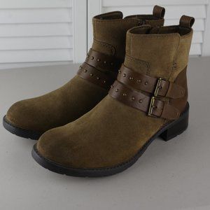 CLARKS WOMENS 8 BOOTS SHOES